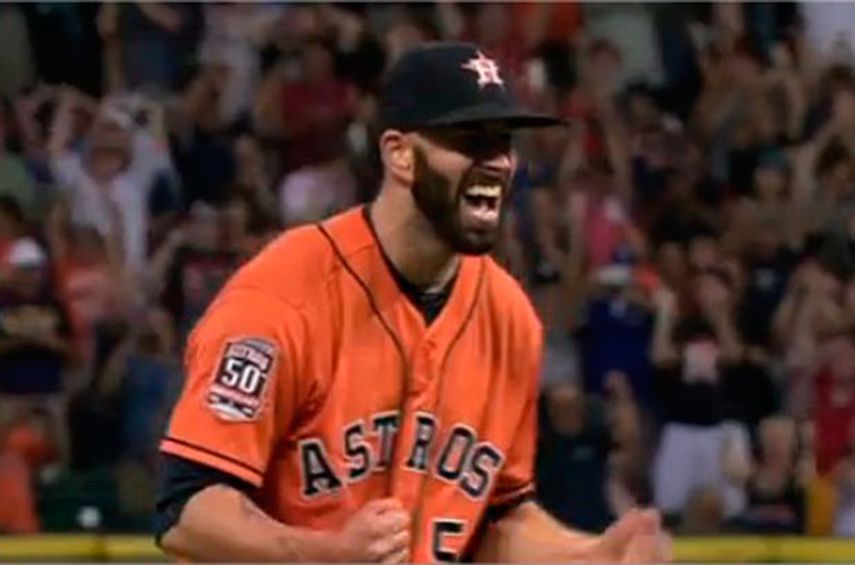 Fue apenas la tercera apertura de Fiers con el uniforme con los Astros. (CAPTURA) 