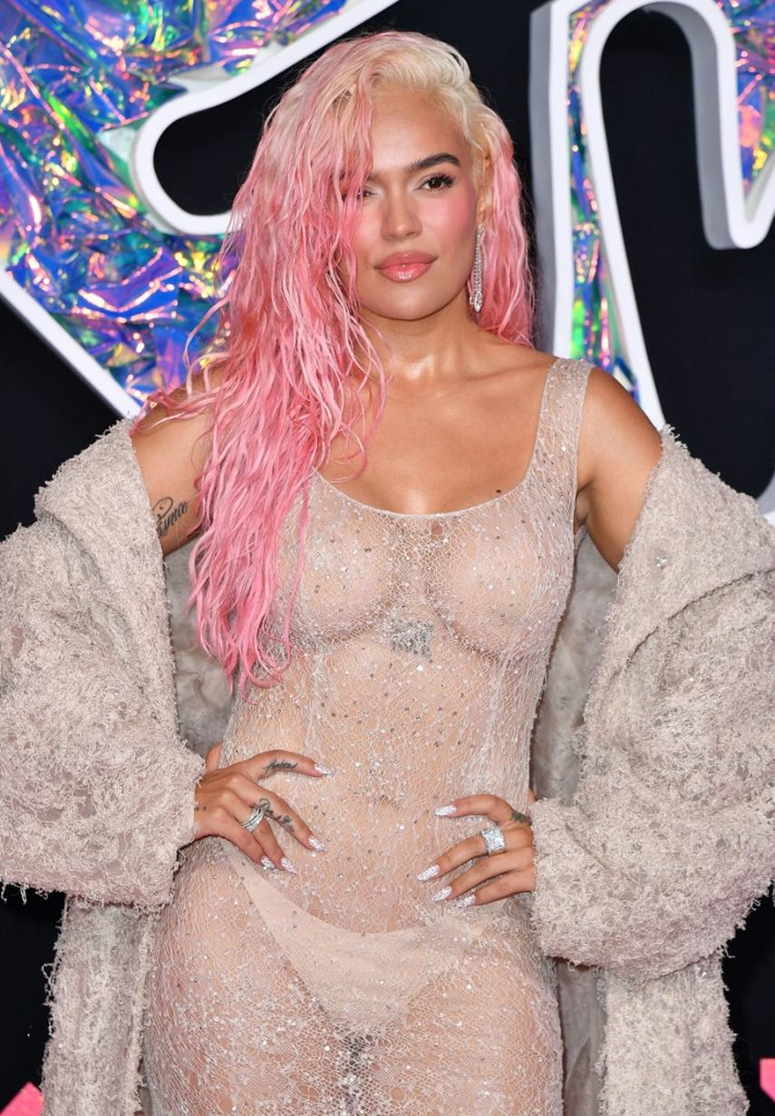 La cantante Karol G llega a los MTV Video Music Awards en el Prudential Center en Newark, Nueva Jersey, el 12 de septiembre de 2023. La colombiana fue parte del selecto grupo de latinos que deslumbró en la alfombra rosada de los VMAs. &nbsp;