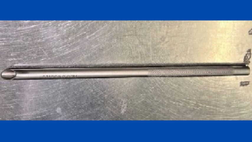 Hombre detenido en un aeropuerto de EEUU con una pajita de vampiro