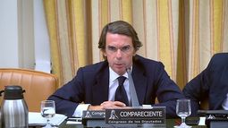 José María Aznar, expresidente español, comparece ante una comisión del Congreso de los Diputados en España.