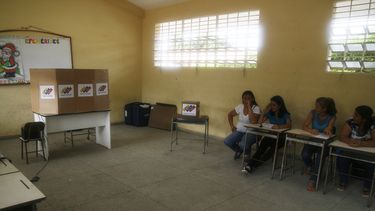 La imagen de centros casi vacíos se repetía a lo largo del país. En Maracaibo, estado Zulia, la participación fue muy baja.