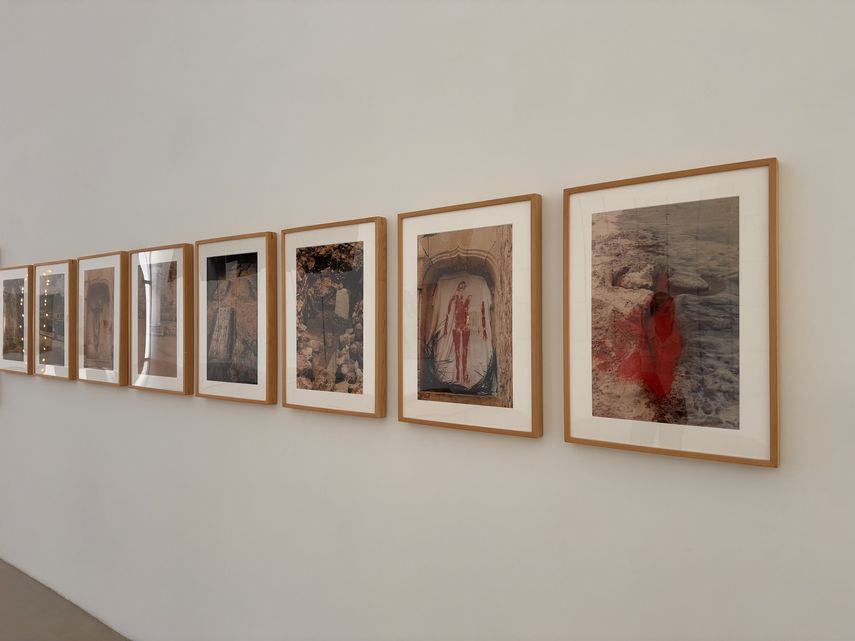 Algunas de las piezas de Ana Mendieta que se exponen en la Colección Rosa de la Cruz.&nbsp;