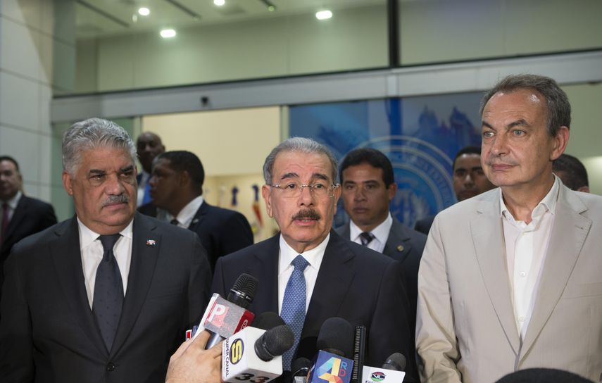 Representantes del régimen y la oposición de Venezuela iniciaron el  pasado 13 de septiembre en la capital dominicana conversaciones para  abrir un nuevo diálogo, bajo el auspicio del presidente dominicano,  Danilo Medina, y de Rodríguez Zapatero.