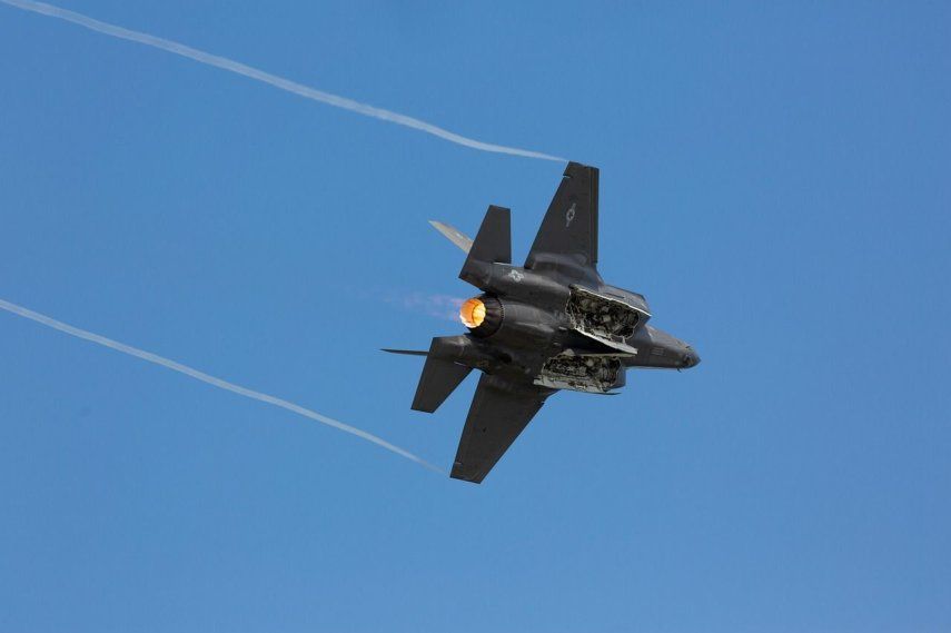 El despliegue de las aeronaves al territorio estadounidense se produce en medio de crecientes tensiones con Venezuela.