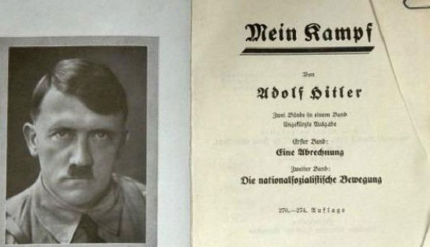 El texto original de Hitler está acompañado de numerosos comentarios que contextualizan su pensamiento. A cada página de texto corresponde una página de comentarios (EFE).
