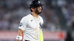 José Caballero #72 de los Yankees de Nueva York observa tras ser elevado al jardín central durante la séptima entrada contra los Dodgers de Los Ángeles en el Yankee Stadium el 17 de julio de 2026 en la ciudad de Nueva York.&nbsp;
