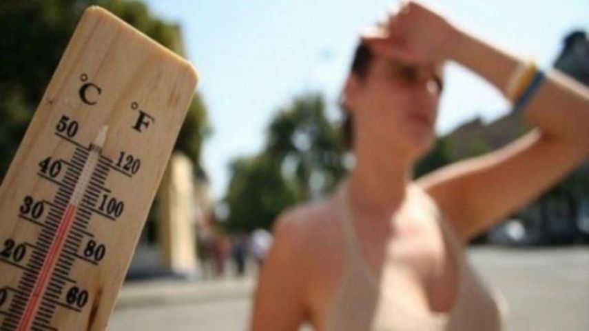 Las altas temperaturas  se deben a la "persistencia de una fuerte alta presión sobre aguas del Atlántico y la península floridana".