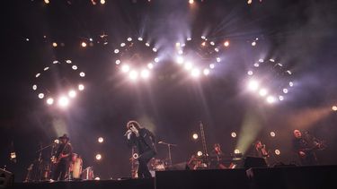 En esta fotografía del 17 de marzo de 2019 el cantante Enrique Bunbury durante su presentación en el festival Vive Latino en la Ciudad de México. Bunbury lanzó su álbum Greta Garbo el 26 de mayo de 2023.