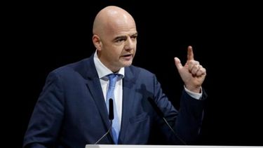 Gianni Infantino está obligado a tomar medidas que limpien la imagen de la FIFA. (EFE)