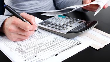 En los formularios 1040 de impuestos, los contribuyentes deben tildar una casilla que atestigua que tuvieron cobertura de atención médica.