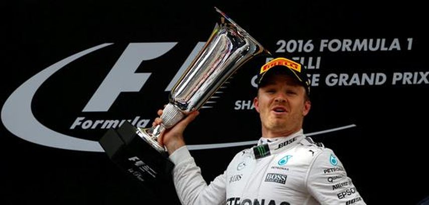 El alemán celebra el triunfo logrado en el Gran Premio de China. (EFE)