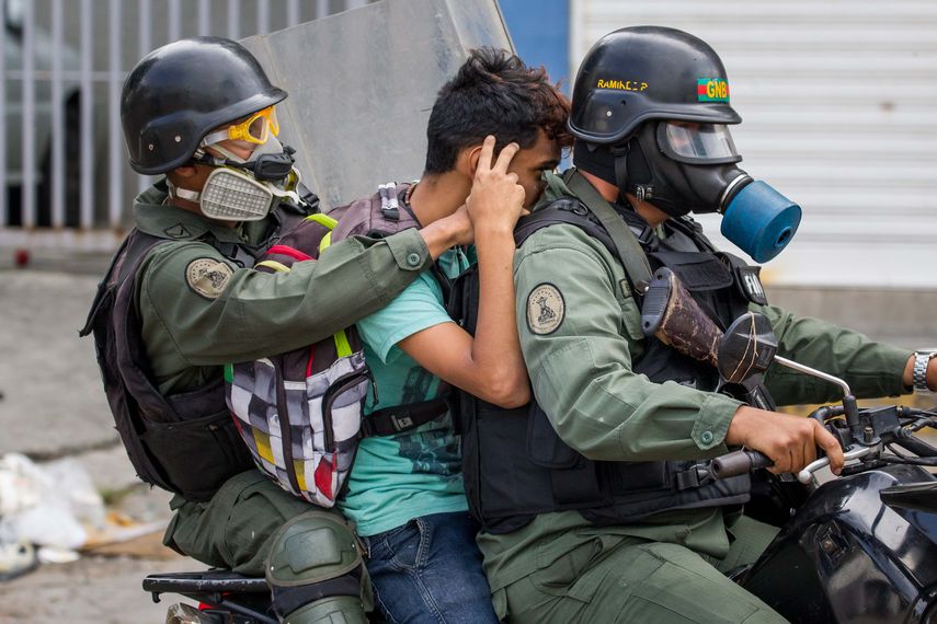 Cerca de 1.188 detenidos en protestas siguen presos en Venezuela, según ONG