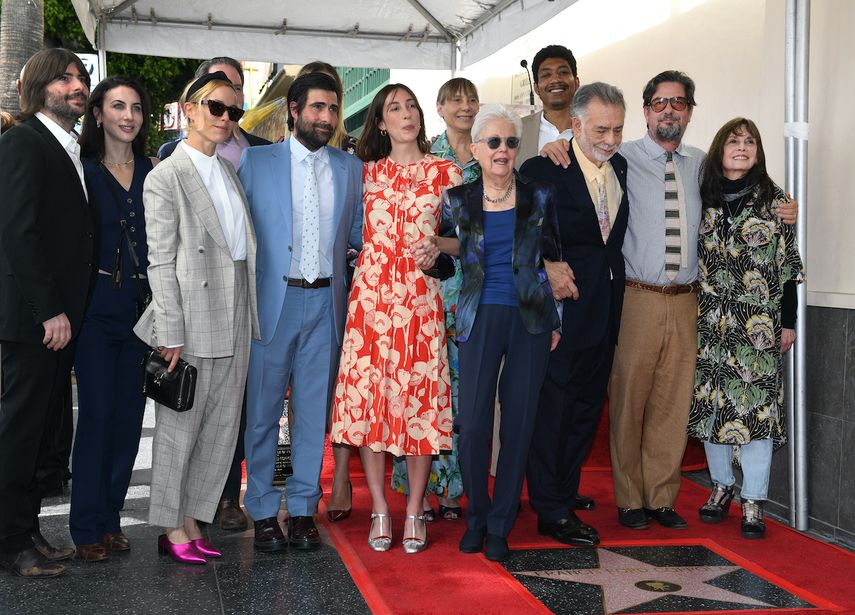 El director de cine Francis Ford Coppola, junto a familiares y amigos durante la develación de su estrella en el Paseo de la Fama de Hollywood.&nbsp;