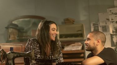 La diseñadora Yas González y el cineasta Asiel Babastro.&nbsp;