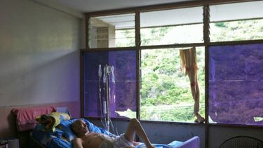 Pacientes deben ser atendidos con pocos recursos por la falta de insumos médicos en la nación sudamericana