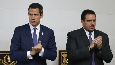 El presidente encargado Juan Guaid&oacute; junto al vicepresidente del Parlamento, Stalin Gonz&aacute;lez.