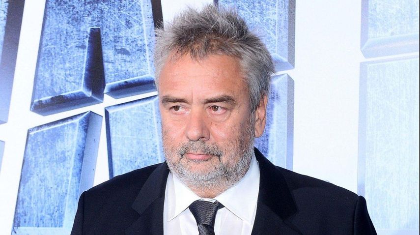 Las acusaciones varías entre gestos y comportamientos de carácter sexistas, como tocamientos de las nalgas, hasta relaciones sexuales no consentidas entre 1995 y 2016.