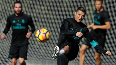 Cristiano Ronaldo entrena fuerte para el derbi madrileño de este fin de semana por la Liga española.