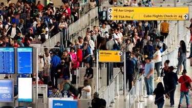 Millones de personas han previsto viajes para encontrase con sus familiares.