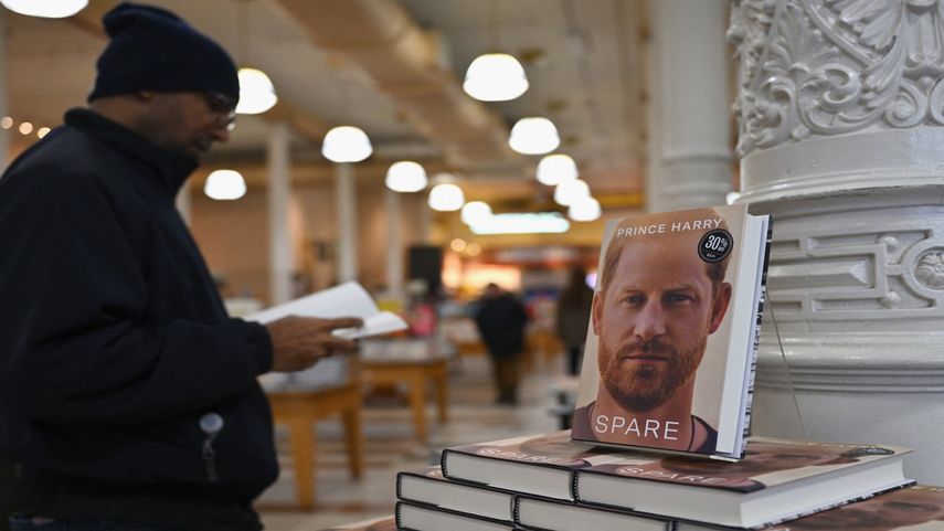 Copias de Spare, del príncipe Harry, se exhiben en una librería Barnes & Noble el 10 de enero de 2023 en la ciudad de Nueva York.