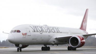 En esta imagen de archivo, un Boeing 787-9 de Virgin Atlantic aterriza tras un vuelo desde Londres a Seattle, el 27 de marzo de 2017, en el aeropuerto internacional Seattle-Tacoma, en Seattle.&nbsp;