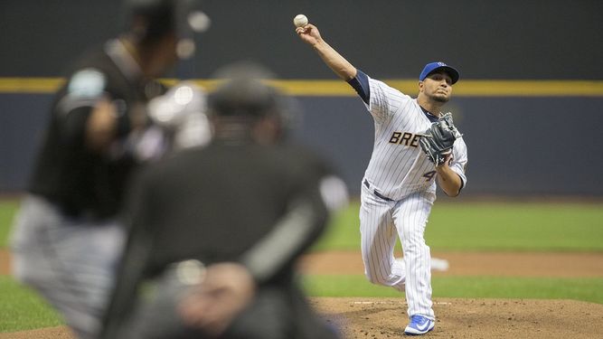Chacín (1-1) lanzó seis entradas, permitió cuatro hits, dio tres bases por bola y ponchó a cinco.