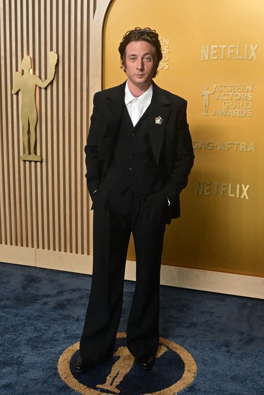 El actor estadounidense Jeremy Allen White llega a la 31ª edición de los premios del Sindicato de Actores de Cine en el Auditorio Shrine de Los Ángeles, el 23 de febrero de 2025.&nbsp;