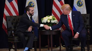 El presidente de El Salvador, Nayib Bukele, junto al presidente electo de Estados Unidos Donald Trump. &nbsp;