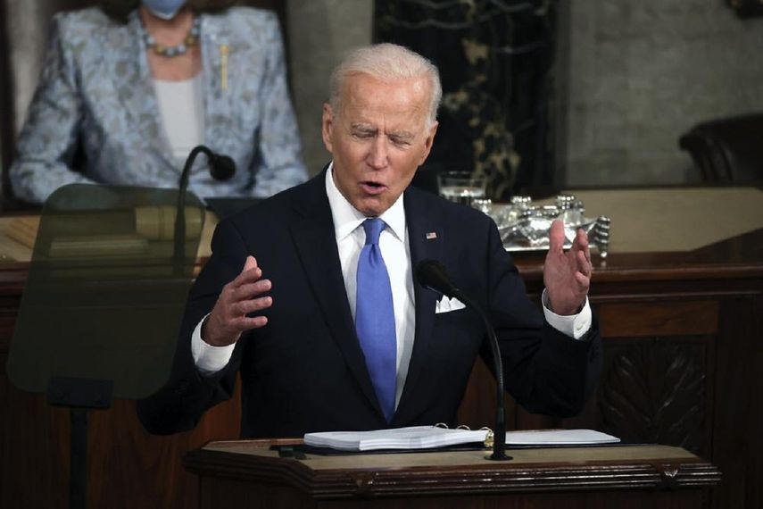 Congreso aprueba, a medias, planes de Biden