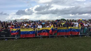 Centenares de venezolanos se dieron cita en el Central Park de la ciudad de Doral para manifestar su apoyo a Juan Guaidó.