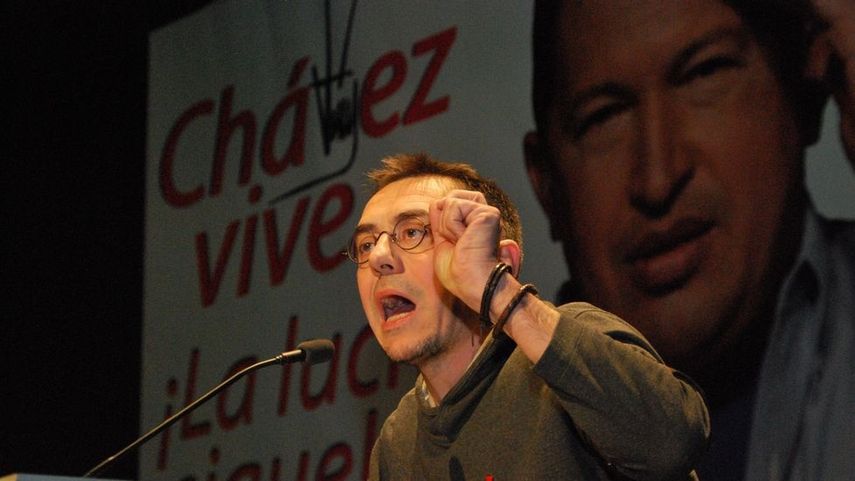 Juan Carlos Monedero ha llegado a decir en un artículo: El Tribunal Supremo no ha disuelto la Asamblea ni se han convocado nuevas elecciones para elegir nuevos diputados. Lo contrario de lo que están diciendo los medios de comunicación.&nbsp;