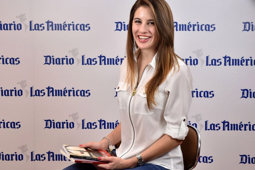 María Paulina Camejo, posa para el fotógrafo en nuestra sala de redacción. (ÁLVARO MATA)
