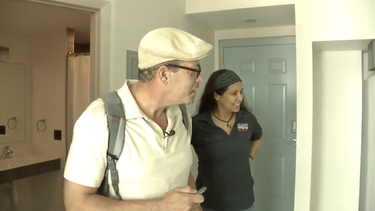 Al veterano James Haritos le entregaron un apartamento del edificio.&nbsp;