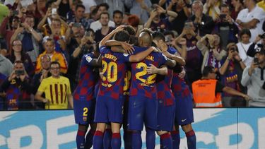 &ldquo;Del mismo modo que la prisi&oacute;n preventiva no ayud&oacute; a resolver el conflicto, tampoco lo har&aacute; la prisi&oacute;n dictada hoy, porque la prisi&oacute;n no es la soluci&oacute;n&rdquo;,&nbsp;subray&oacute; el Barsa en un comunicado. &ldquo;La resoluci&oacute;n del conflicto que vive Catalunya pasa, exclusivamente, por el di&aacute;logo pol&iacute;tico&rdquo;.