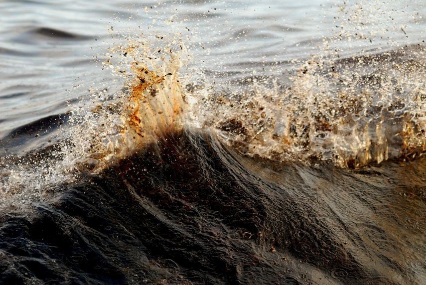 El vertido de petróleo en el mar no alcanzó la costa de Río de Janeiro.