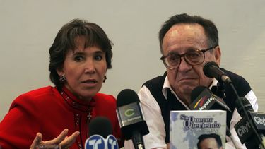 La viuda de Roberto Gómez Bolaños, Florinda Meza, y el actor, escritor y productor. 