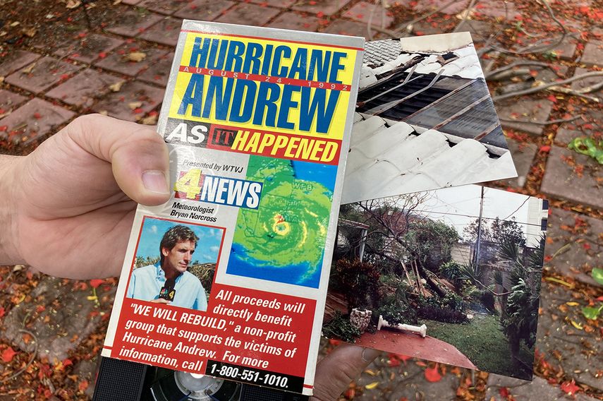 Experiencias en forma de vídeo Hurricane Andrew, as it happened, recopilado por el meteorólogo Bryan Norcross.