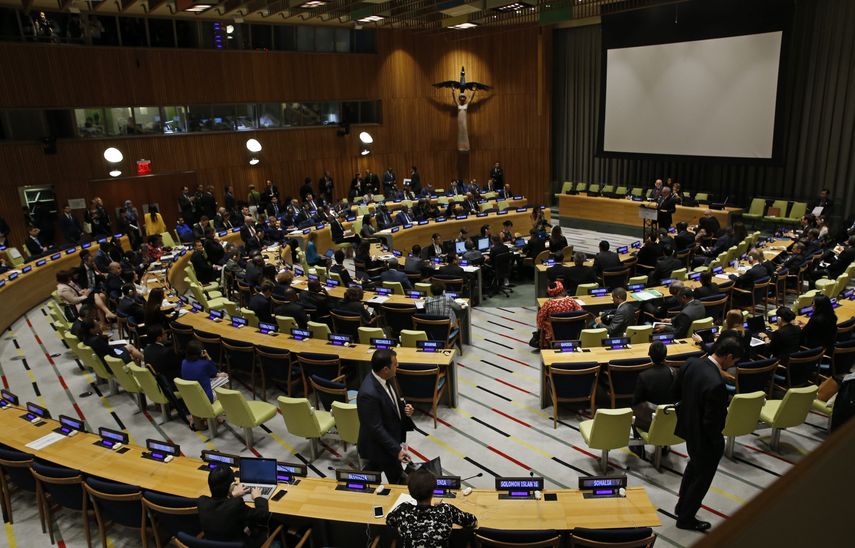 Durante la cumbre quedó oficialmente integrada en la ONU la Organización Internacional para las Migraciones (OIM)
