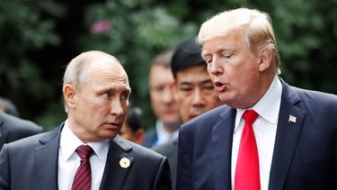 Foto de archivo que muestra al presidente Donald Trump junto al presidente ruso, Vladimir Putin.