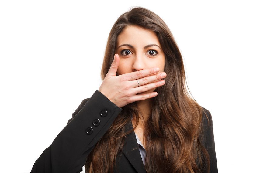 Las personas que tienen gripe contaminan con virus el aire que les rodea simplemente al respirar, sin necesidad de toser ni estornudar.