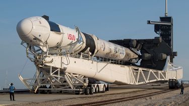 En esta foto del 16 de abril del 2021 proveída por la NASA se ve el cohete Falcon 9 de SpaceX en el Centro Espacial Kennedy, en Cabo Cañaveral, Florida, Estados Unidos. 