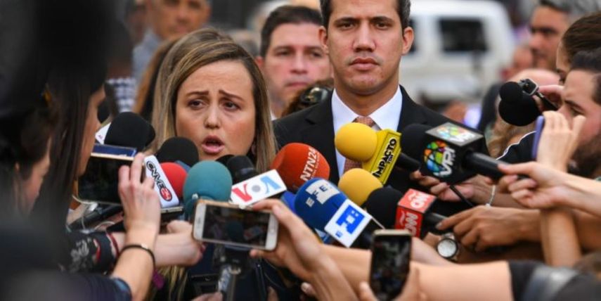 Romina Botaro de M&aacute;rquez, esposa de Juan Jos&eacute; M&aacute;rquez, t&iacute;o del Presidente (e) de Venezuela, Juan Guaid&oacute;, detenido el martes 11 de febrero en el Aeropuerto Internacional Sim&oacute;n Bol&iacute;var, ratific&oacute; que su marido tiene un abogado privado, por lo que rechaz&oacute; cualquier pretensi&oacute;n de asignarle un defensor p&uacute;blico.
