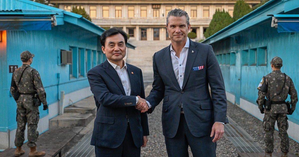 Corea del Norte lanzó cohetes de artillería durante visita de jefe del Pentágono, según Seúl