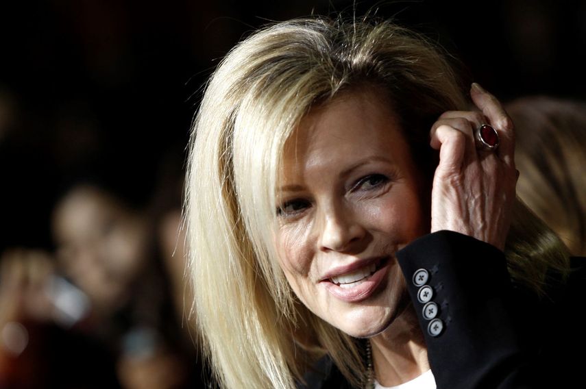 La actriz estadounidense Kim Basinger se dejó ver como Chica Bond en el filme Never Say Never Again.&nbsp;
