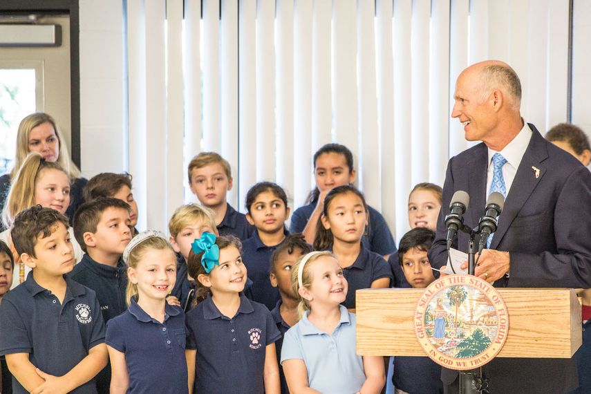 El gobernador planea presionar a la legislatura estatal para que autorice 12 billones de dólares de su presupuesto para educación durante el año fiscal 2018-2019 en Florida.