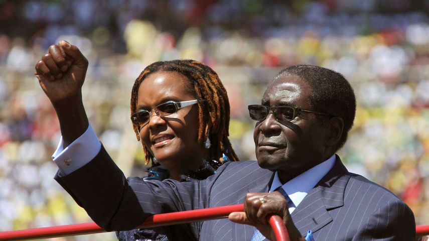 El expresidente de Zimbabue Robert&nbsp;Mugabe&nbsp;y su mujer, Grace.