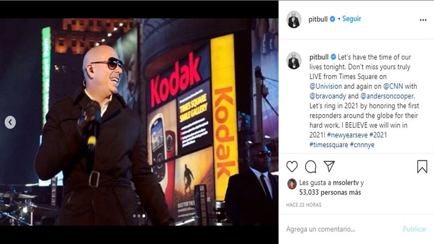 El cantante Pitbull desde Times Square.