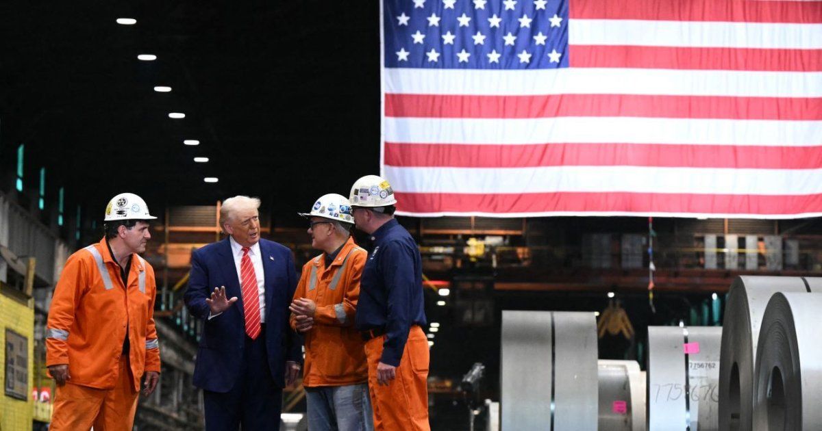 Trump firma decreto que eleva al 50% los aranceles sobre el acero y el aluminio a partir del miércoles