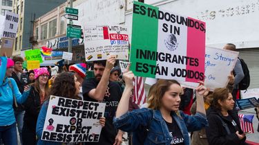 Varias ciudades de los EEUU vivieron manifestantes en el fin de semana que se celebra el Día de los Presidentes, en contra de las políticas anti&nbsp;inmigrantes&nbsp;de la administración&nbsp;Trump.&nbsp;
