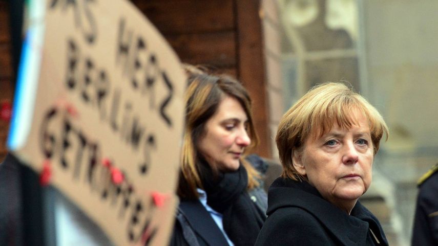 Muchos culpan a la canciller alemana Angela Merkel de promover el flujo de inmigrantes que pudieran ser terroristas.&nbsp;